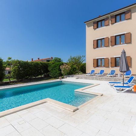 Apartments "Alen" Nedescina Экстерьер фото