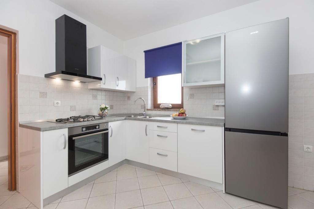 Apartments "Alen" Nedescina Экстерьер фото