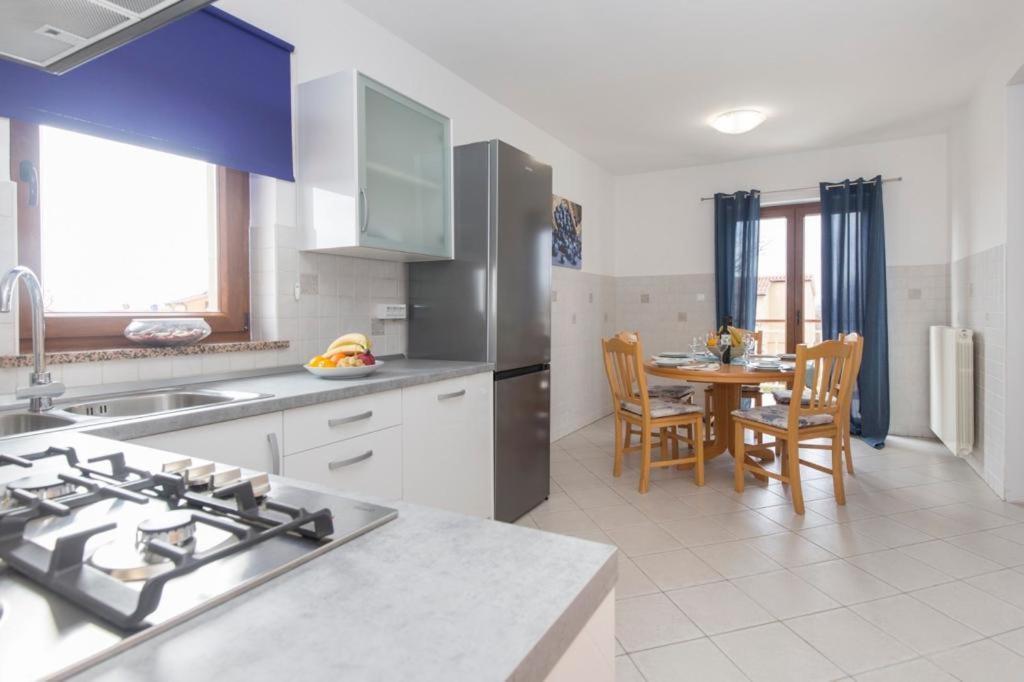 Apartments "Alen" Nedescina Экстерьер фото