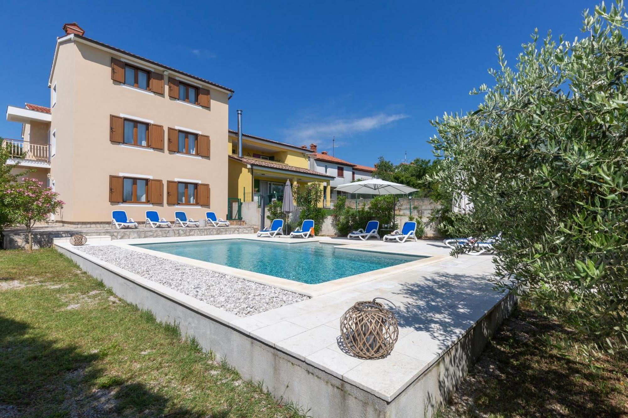 Apartments "Alen" Nedescina Экстерьер фото
