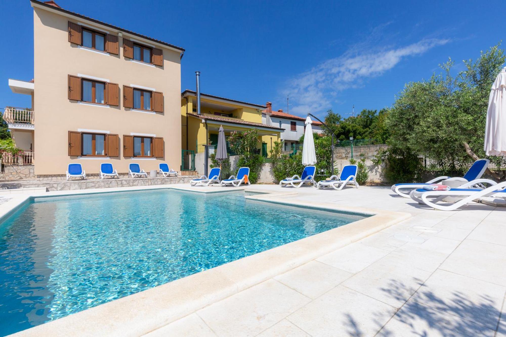 Apartments "Alen" Nedescina Экстерьер фото
